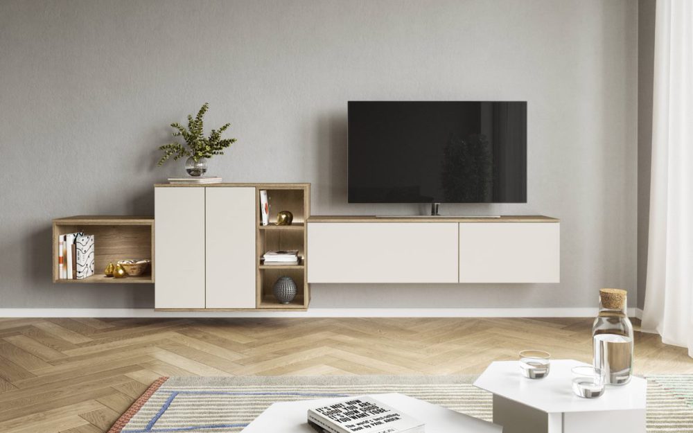 SIKO Nábytok do obývačky v krémovej farbe s otvorenými policami v kombinácii s drevenou podlahou.