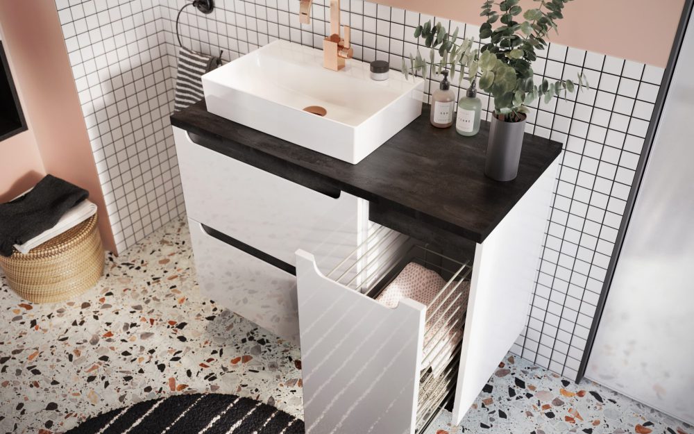 SIKO Umyvadlová skříňka se skrytým košem na prádlo, hranatým umyvadlem na desku a v bílo černé barevné kombinaci.