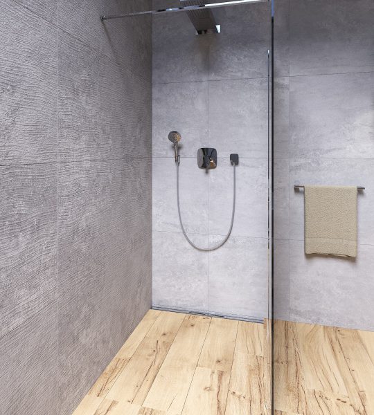 SIKO Sprchový kout walk-in, šedý obklad beton, dřevěná dlažba a sprchový set s ruční a hlavovou sprchou.