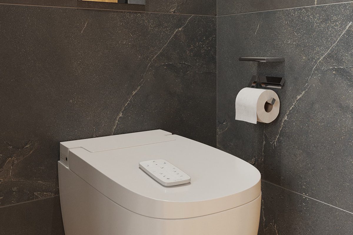 SIKO_Stylové řešení wellness koupelna, závěsné WC s bidetovací funkcí, podomítková nádrž, chromové ovládací tlačítko, dřevěná dlažba, obklad v imitaci kamen