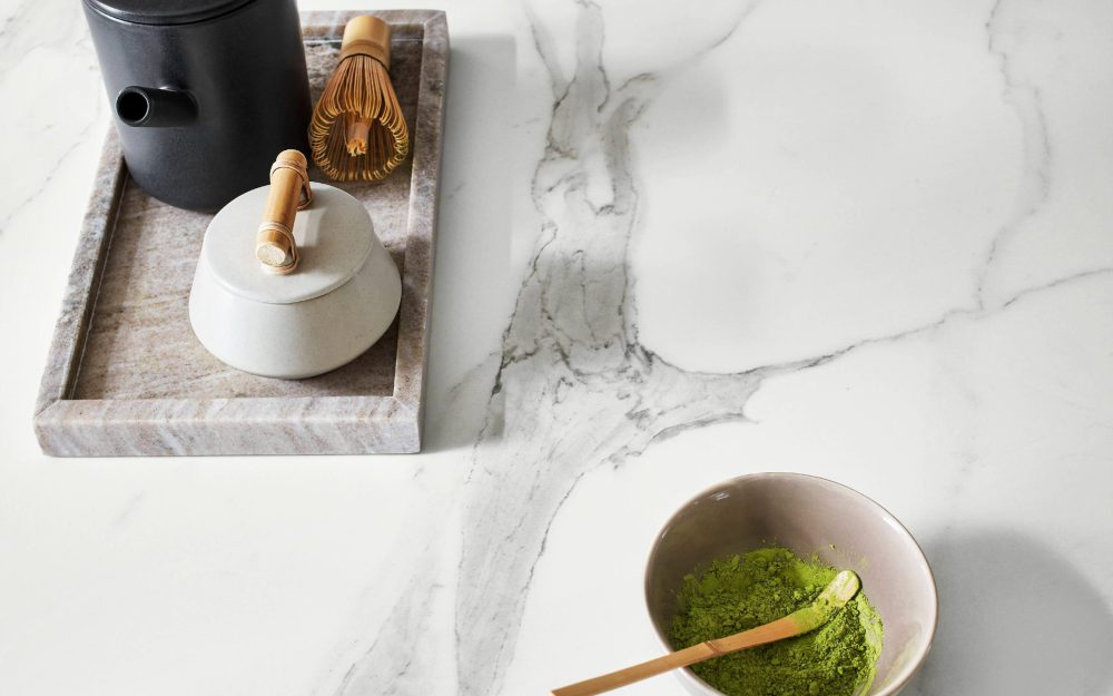 SIKO_pracovná doska do kuchyne v dizajne bieleho mramoru s tmavým žilkovaním