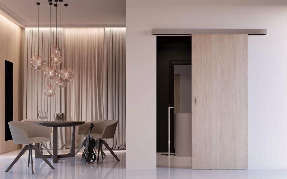SIKO_Posuvné dveře v designu bílého dubu, stříbrný posuvný systém pro upevnění dveří, moderní interiér, jídelní kout a moderní lustr.